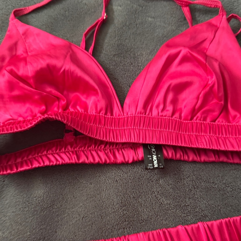 Fashion Nova Vibrant Pink Bra and Panty Set - Picture 3 of 3